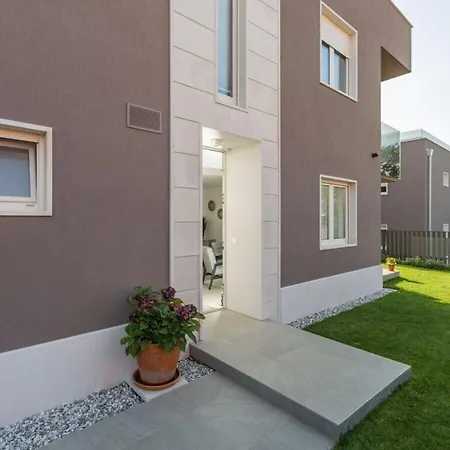 Lemon 3 Premium Comfortable Holiday * Porec